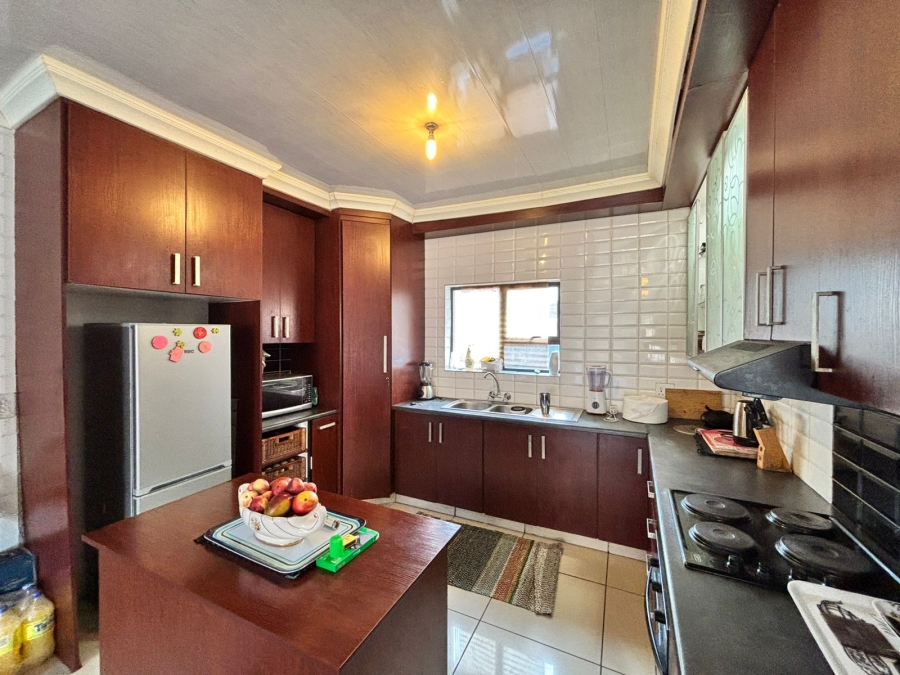 4 Bedroom Property for Sale in Mooivallei Park North West